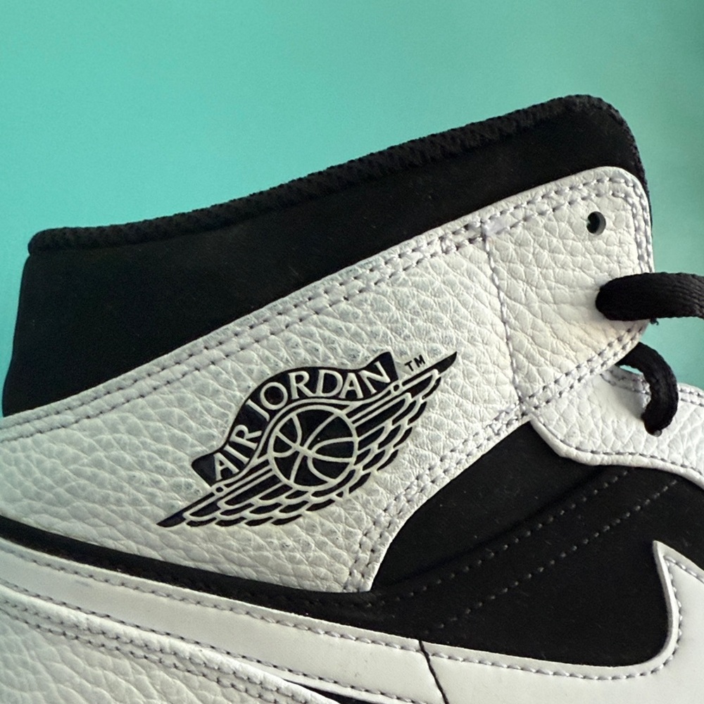 Jordan Black and White High-Tops - Picture 3 of 4